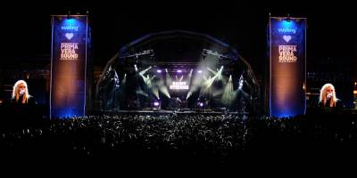 90s pop group Saint Etienne headline the opening night of 2017's Primavera Sound festival in Barcelona.<br>Lighting and AV by JEG Productions.